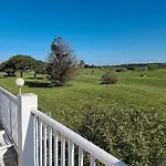 Au Calme A L'oree Du Golf 1 דירה