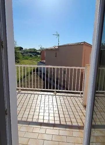 Апартаменты Au Calme A L'oree Du Golf 1